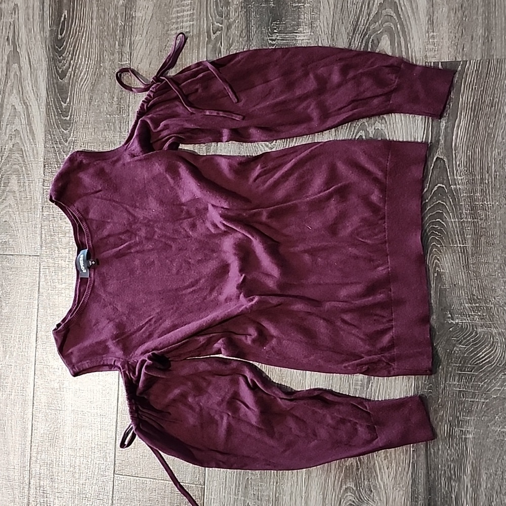 🌴 Express cold shoulder Sweater 🌴